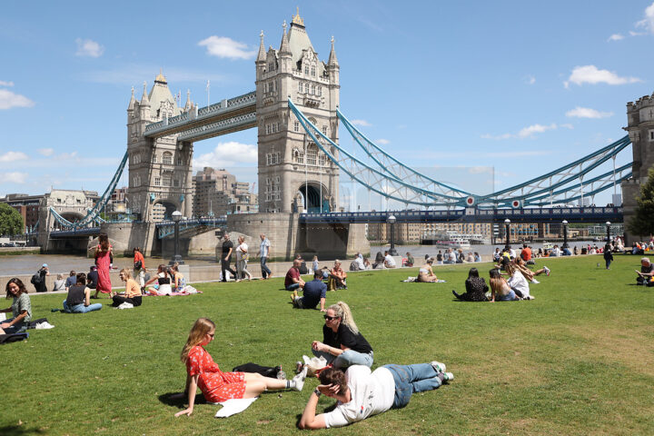 uk hot weather returns