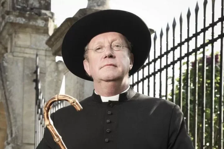 father brown actor dies